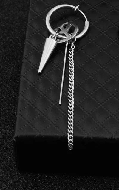 Silver single spike stud earring
